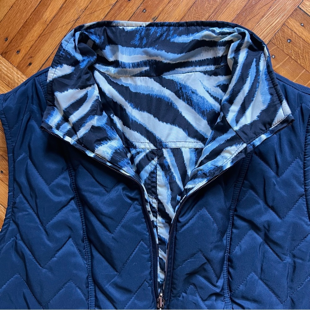 EUC CB Established 1962 Reversible Vest - Navy/Tiger